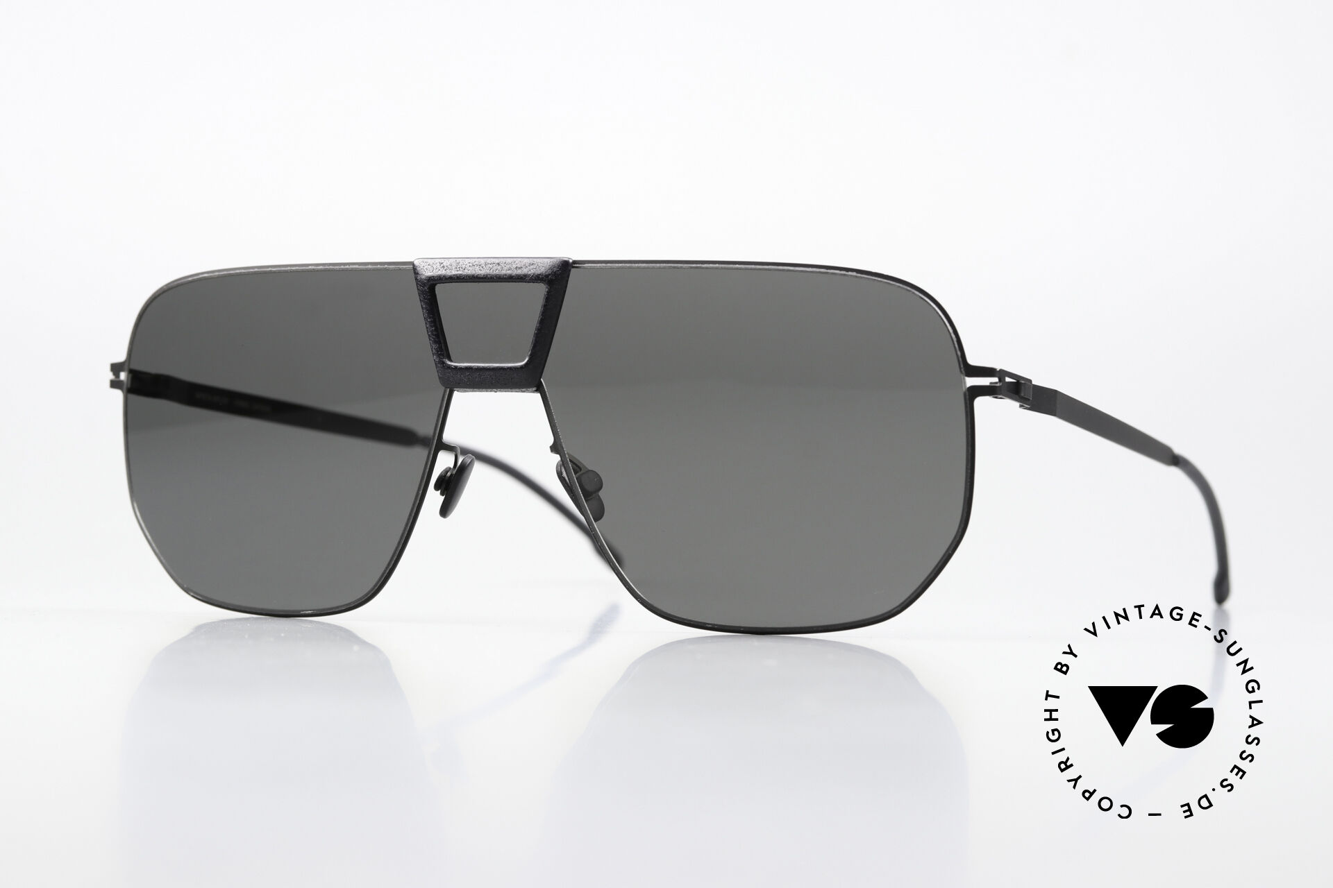Sunglasses Mykita Mylon Cayenne Black Pitch Black Dark Grey