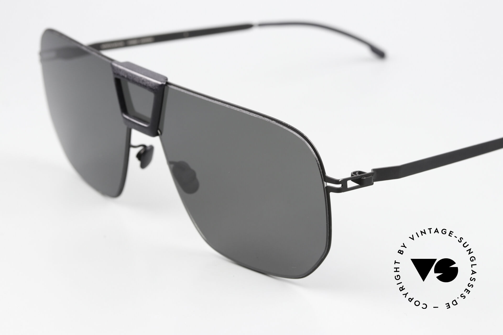 Sunglasses Mykita Mylon Cayenne Black Pitch Black Dark Grey