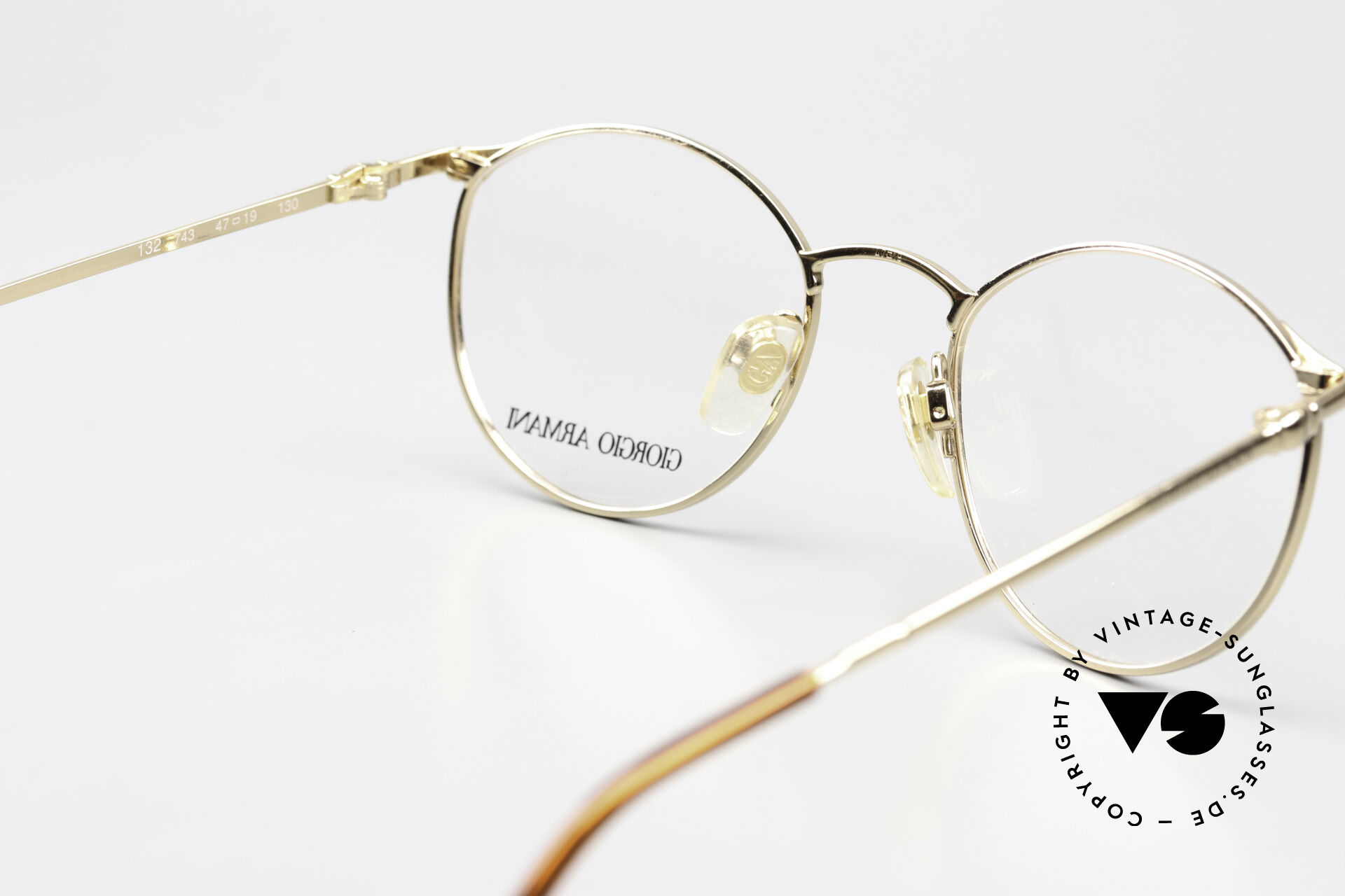 Sunglasses Giorgio Armani 132 47mm Panto Frame Round Clip On display picture 1