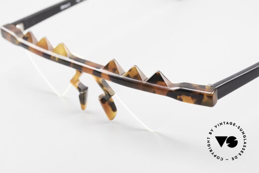 Design Maske Berlin Ethno 3 Crazy Vintage Art Glasses 90's, the triangular DEMO lenses can be replaced optionally, Made for Men and Women