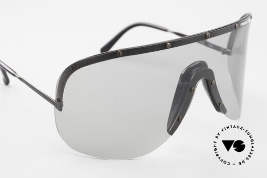 Porsche 5620 80's Yoko Ono Shades Black, meanwhile, worn by many celebs (Madonna, Will.i.am ...), Made for Men and Women