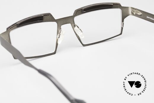 Theo Belgium Eye-Witness TV Pure Titanium & Horn Frame, NO RETRO EYEWEAR, but an approx. 10 years old original, Made for Men