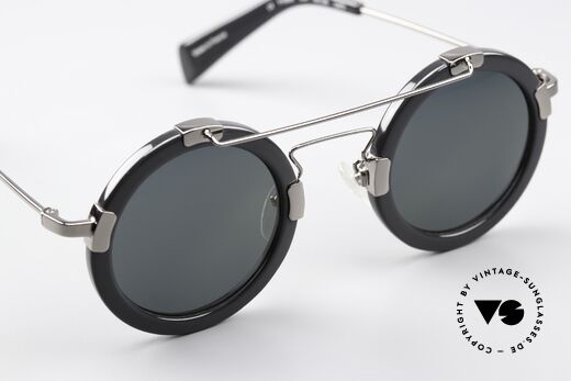 Yohji Yamamoto YY5006 Extravagant Designer Frame, non-reflecting sun lenses for 100% UV protection, Made for Men and Women
