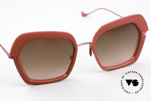 Caroline Abram Warda Feminine Designer Shades, unworn pair from 2018 for all fashion lovers, Made for Women