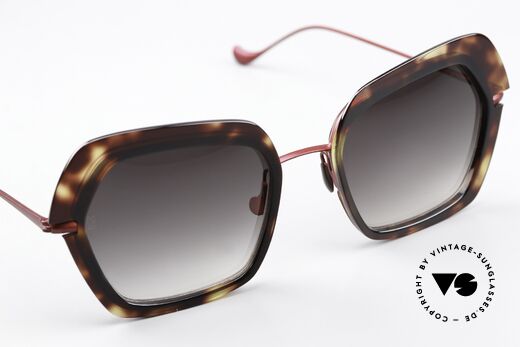 Caroline Abram Warda Women's Shades 60s Style, unworn pair from 2019 for all fashion lovers, Made for Women