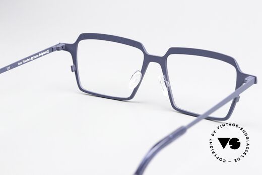 Theo Belgium Flanders Square Titanium Eyewear, the frame can be glazed with lenses of any kind, Made for Men and Women