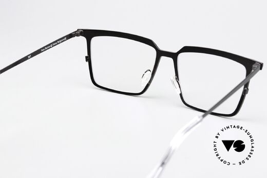 Theo Belgium Barion Square Titan Frame Large, the frame can be glazed with lenses of any kind, Made for Men and Women
