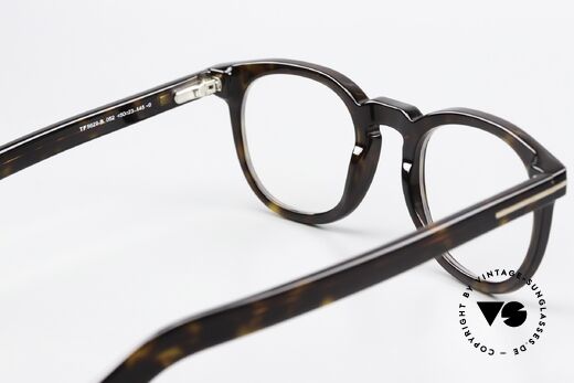 Tom Ford TF5629 Interesting Designer Specs, the unisex frame can of course be glazed as desired, Made for Men and Women