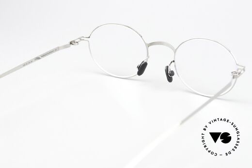 Mykita Aki Oval Frame Shiny Silver, the frame can be glazed optionally (optical/sun lenses), Made for Men and Women