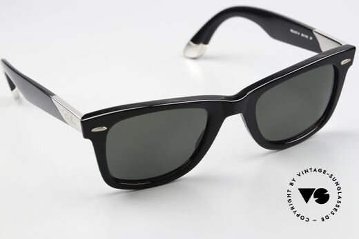 Ray Ban Wayfarer I Ultra Limited Edition 18k Gold, here is the version with the green sun lenses, Made for Men and Women