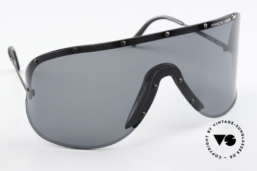 Porsche 5620 Yoko Ono Shades Black 1981, meanwhile, worn by many celebs (Madonna, Will.i.am ...), Made for Men and Women
