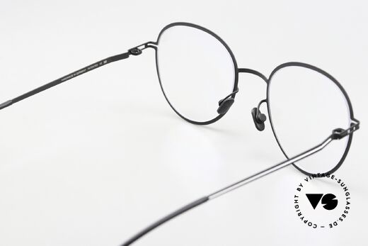 Mykita Studio 6.7 High Fashion Frame White Black, really interesting, unworn designer piece with case, Made for Women Mykita Studio 6.7 High Fashion Frame White Black, really interesting, unworn designer piece with case, Made for Women