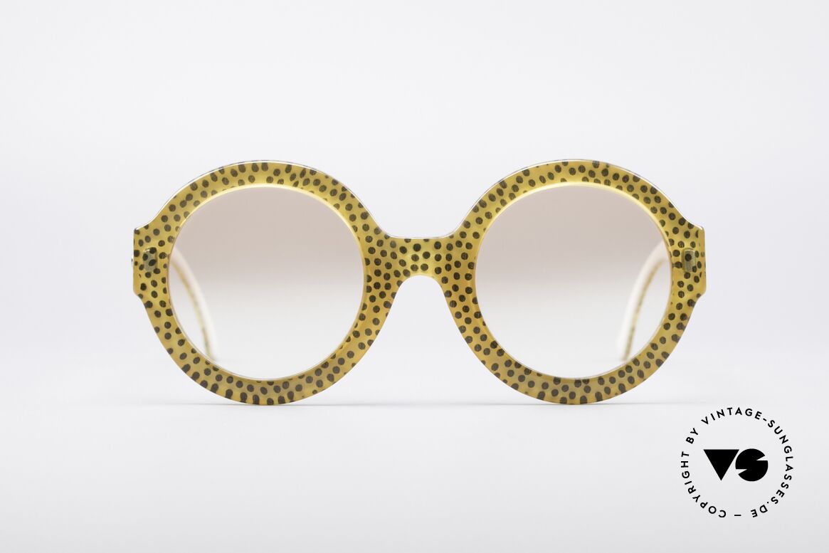 Christian Dior 2567 Round 90's Shades, lovely Christian Dior vintage sunglasses from 1990, Made for Women