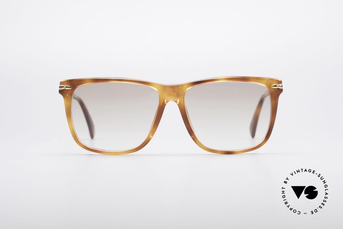 Gucci 1115 Classic 80's Sunglasses, classic VINTAGE designer sunglasses by GUCCI, Made for Men