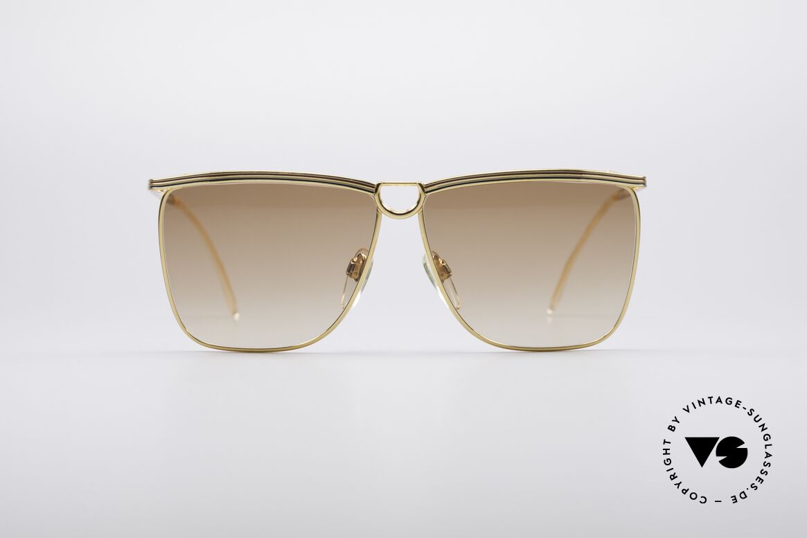 Gucci 2204 70's Designer Sunglasses, utterly elegant vintage 70's sunglasses by GUCCI, Made for Women