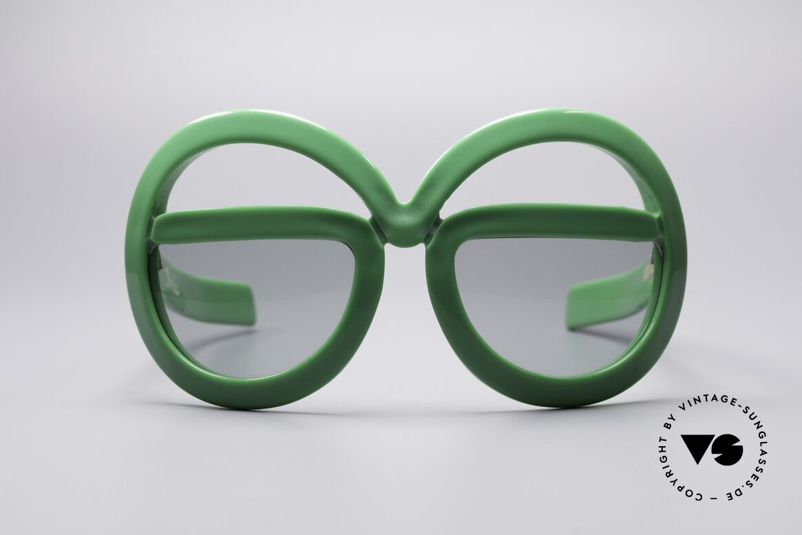 Silhouette Futura 562 Emmanuelle Movie Shades, in 1974, DORA DEMEL designed the revolutionary shades, Made for Women