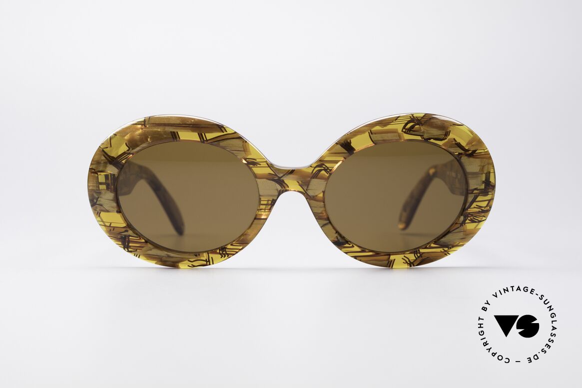 Persol 661 Jackie O. Vintage Sunglasses, glamorous vintage ladies sunglasses by PERSOL, Made for Women Persol 661 Jackie O. Vintage Sunglasses, glamorous vintage ladies sunglasses by PERSOL, Made for Women