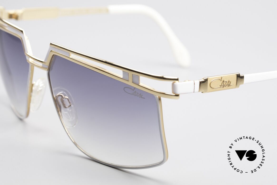 Cazal 957 XLarge HipHop Vintage Shades, col.code 332: white-gold frame with gray gradient lenses, Made for Men and Women