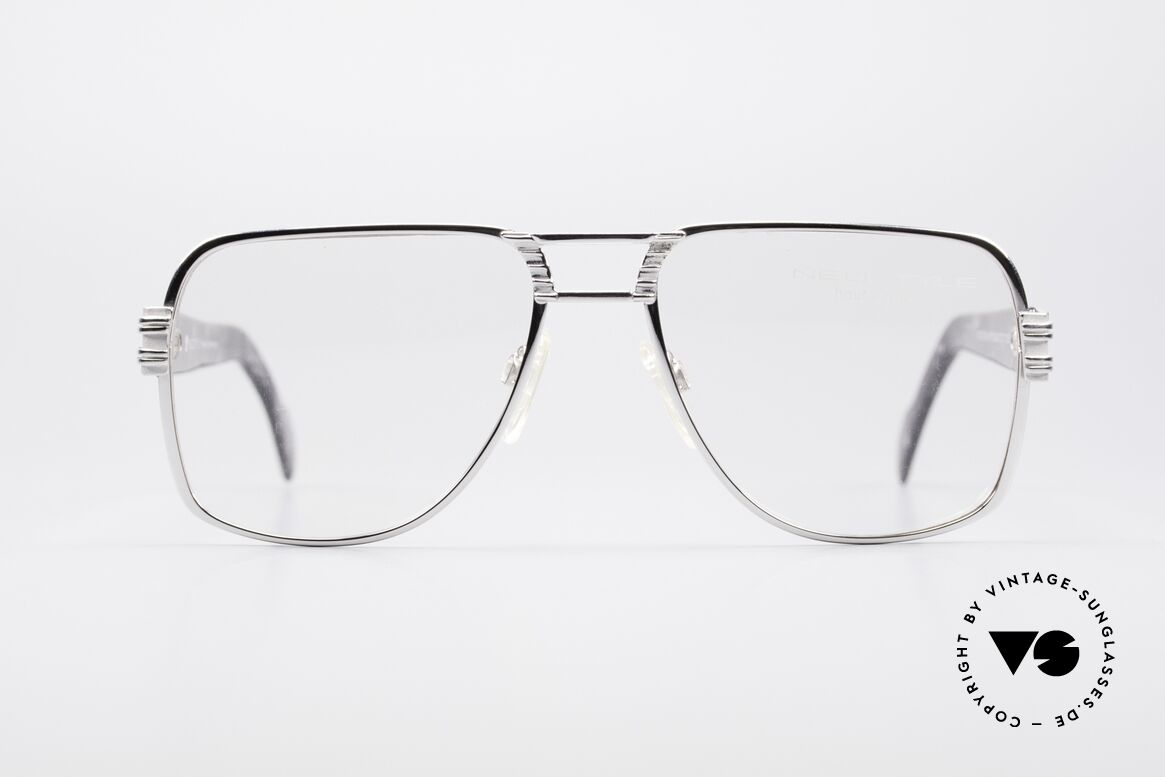 Neostyle Boutique 670 80's Men's Eyeglasses Large, monolithic vintage eyeglass-frame by Neostyle, Made for Men