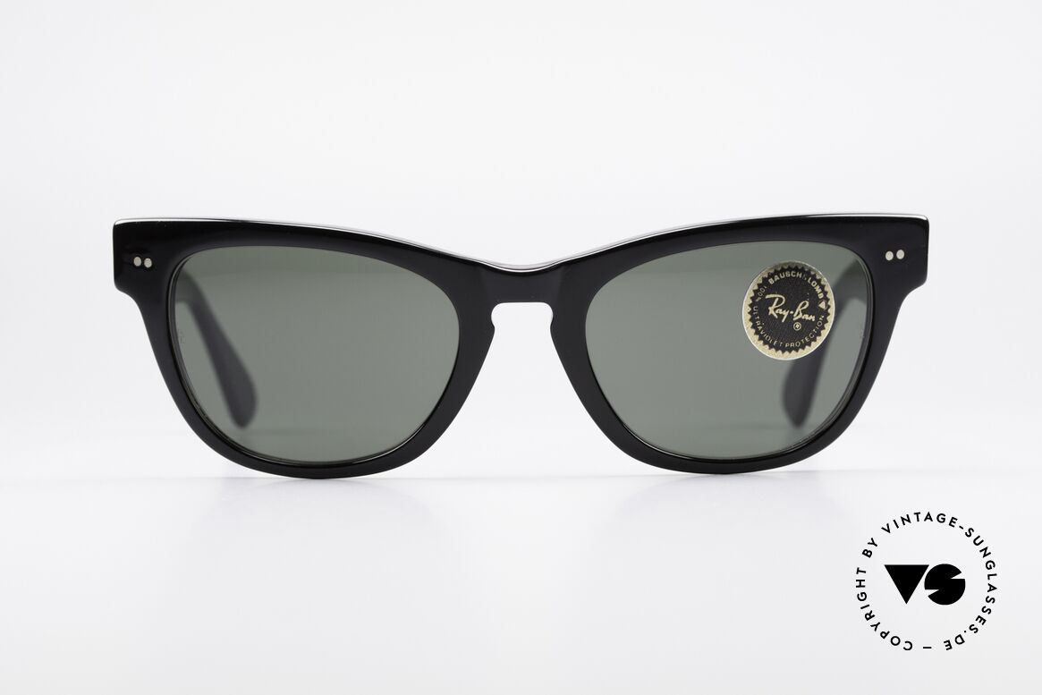 Ray Ban Laramie B&L Vintage Ladies Sunglasses, precious, curved frame with B&L lenses; 100% UV, Made for Women