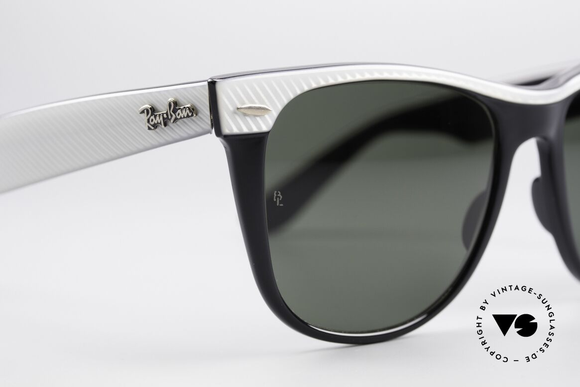 Ray Ban Wayfarer II The sunglasses Classic, NO RETRO sunglasses, but an authentic old original, Made for Men and Women