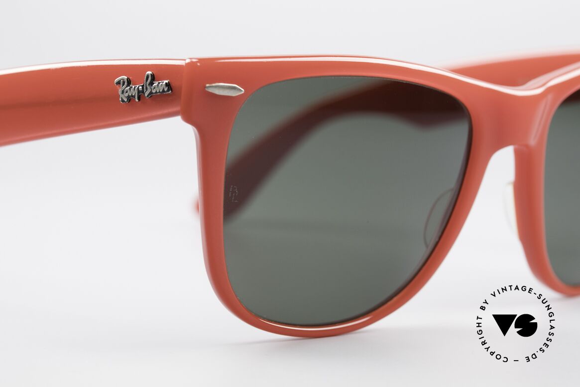 Ray Ban Wayfarer II Rare USA Wayfarer Crimson Red, NO RETRO sunglasses, but an authentic old original, Made for Women