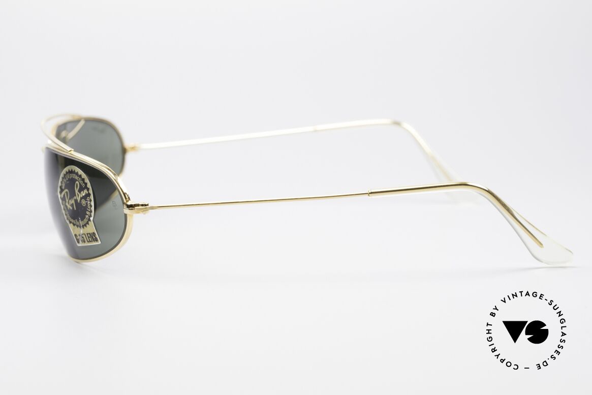 Ray Ban Fugitives Modified Aviator 90's Bausch & Lomb Shades, unworn (like all our VINTAGE Ray Ban sunglasses), Made for Men