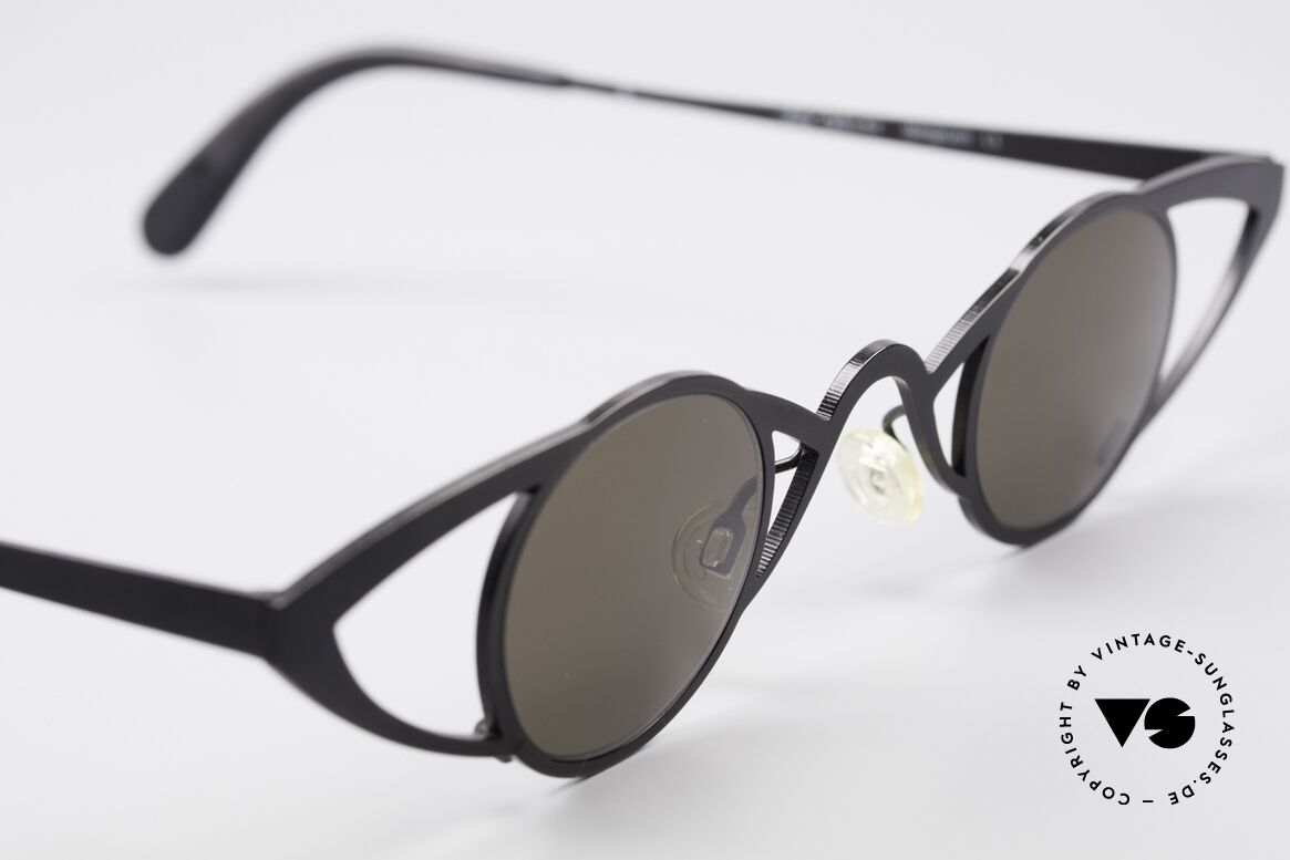 Theo Belgium Saturnus Round Designer Sunglasses, unworn, one of a kind, THEO shades for all who dare ;), Made for Women