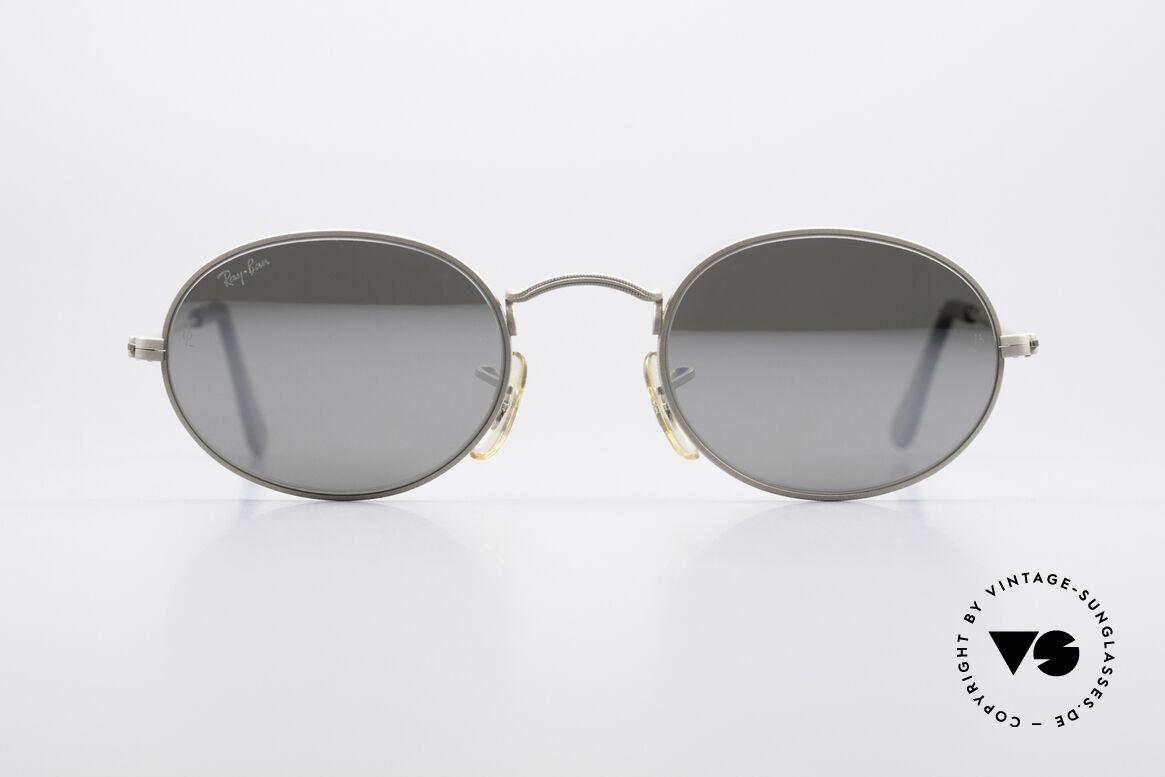Ray Ban Classic Style I Silver Mirrored Sunglasses, model of the old RAY-BAN 'Classic Collection', Made for Men and Women