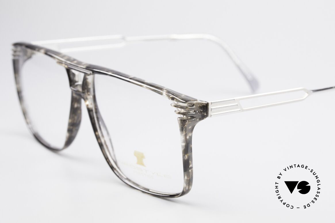 Neostyle Rotary Prestige 33 Titan Frame 80's Eyeglasses, massive frame, but lightweight thanks to Titanium, Made for Men