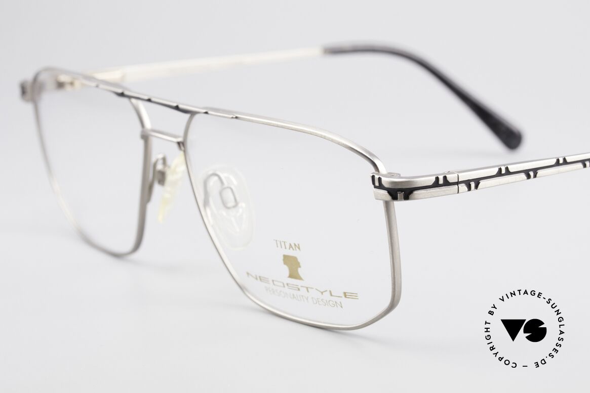 Neostyle Dynasty 362 XL Titanium Eyeglasses Men, never worn (like all our rare vintage eyeglasses), Made for Men