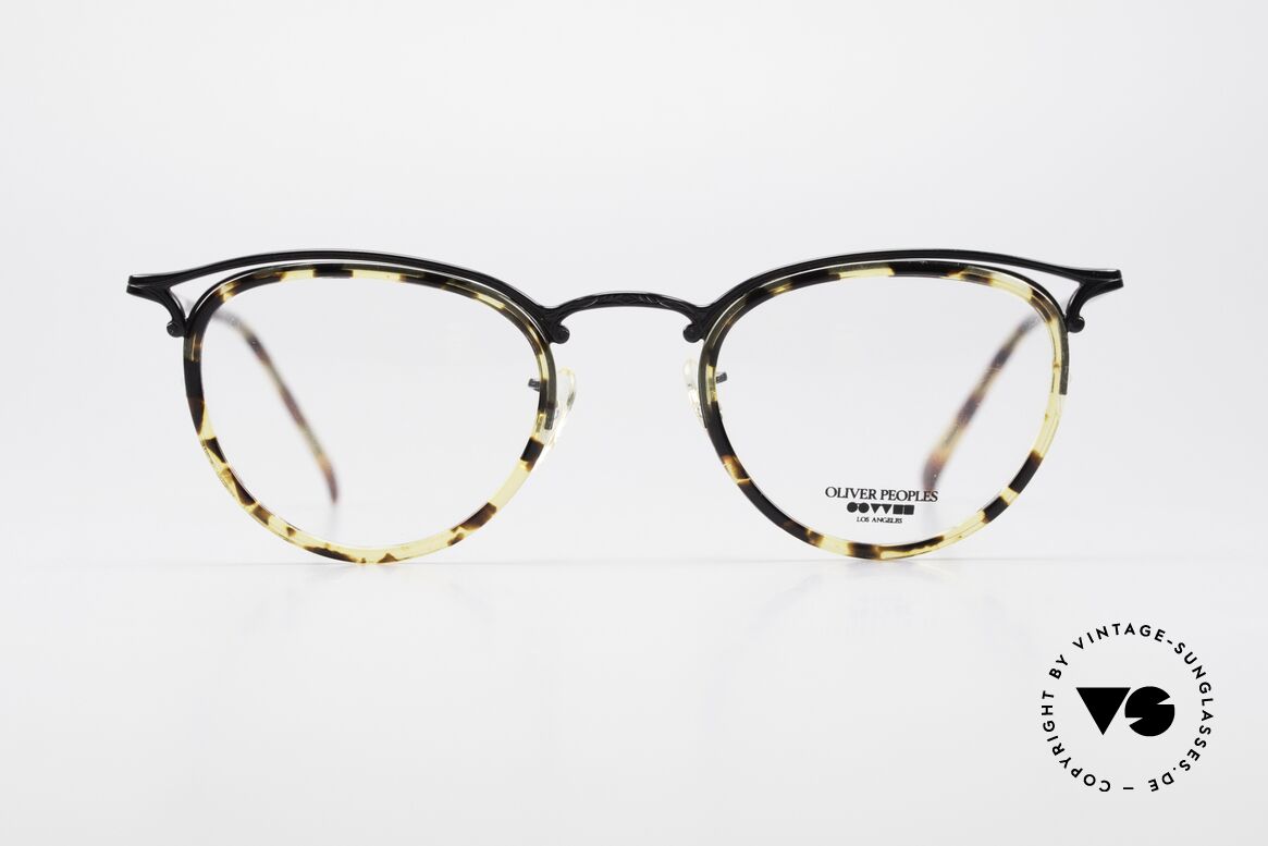 Oliver Peoples OP79 Vintage 80's Designer Frame, 80's UNISEX (ladies/men) glasses by Oliver Peoples, Made for Men and Women