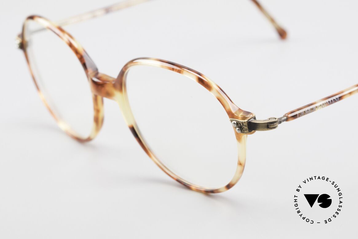 Giorgio Armani 334 Vintage Round Eyeglass-Frame, a brilliant combination of quality, design and comfort, Made for Men and Women