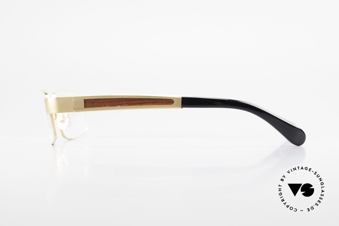 Bugatti 522 Padouk Precious Wood Gold, flexible spring hinges for a 1st class wearing comfort, Made for Men