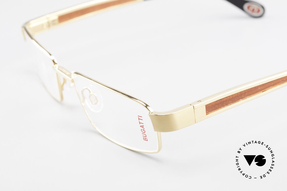 Bugatti 522 Padouk Precious Wood Gold, this model is definitely at the top of the eyewear sector, Made for Men