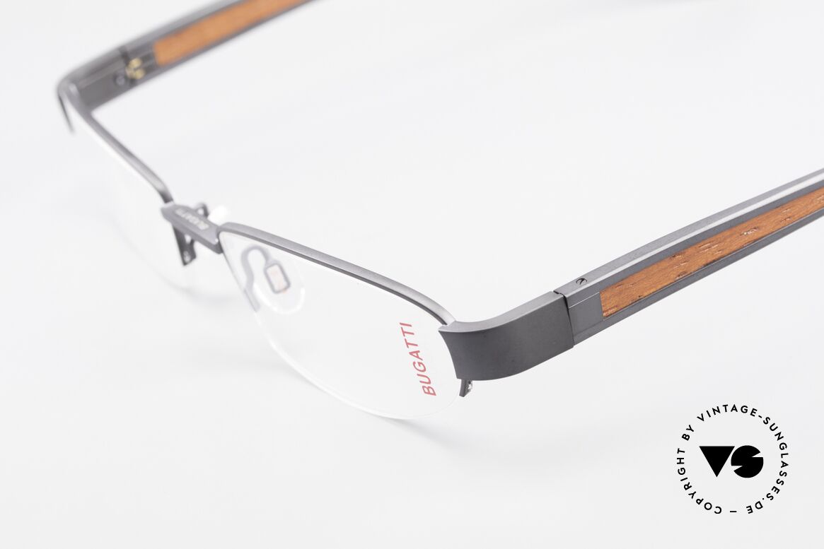 Bugatti 520 Padouk Wood Titanium Frame, this model is definitely at the top of the eyewear sector, Made for Men
