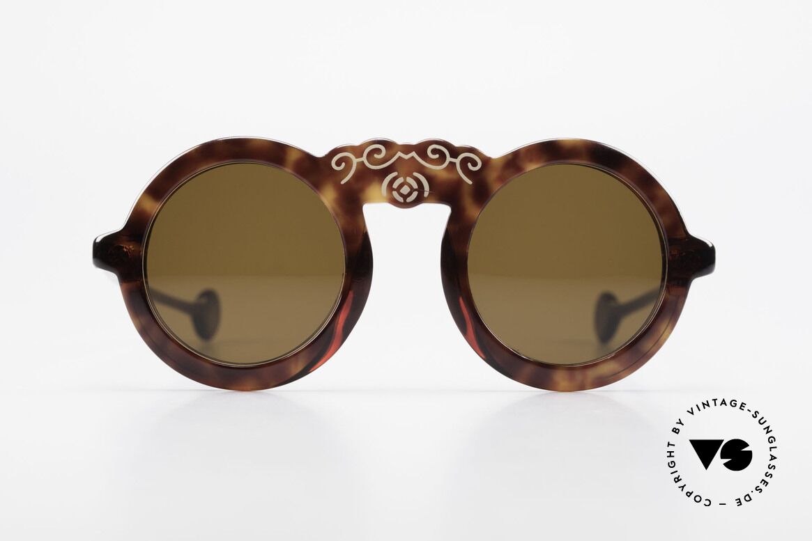 Laura Biagiotti V93 Shangai True Vintage 70's Sunglasses, lovely vintage ladies sunglasses by Laura Biagiotti, Made for Women Laura Biagiotti V93 Shangai True Vintage 70's Sunglasses, lovely vintage ladies sunglasses by Laura Biagiotti, Made for Women