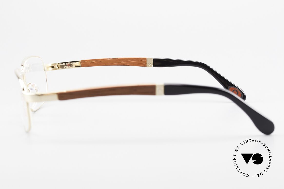 Bugatti 549 Precious Padouk Wood Gold, this model is definitely at the top of the eyewear sector, Made for Men