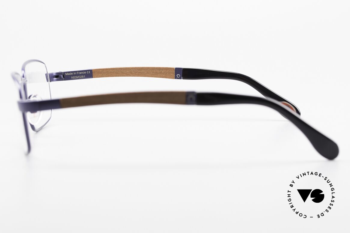 Bugatti 548 Pure Wood Frame Blue Navy M, the model is definitely at the top of the eyewear sector, Made for Men