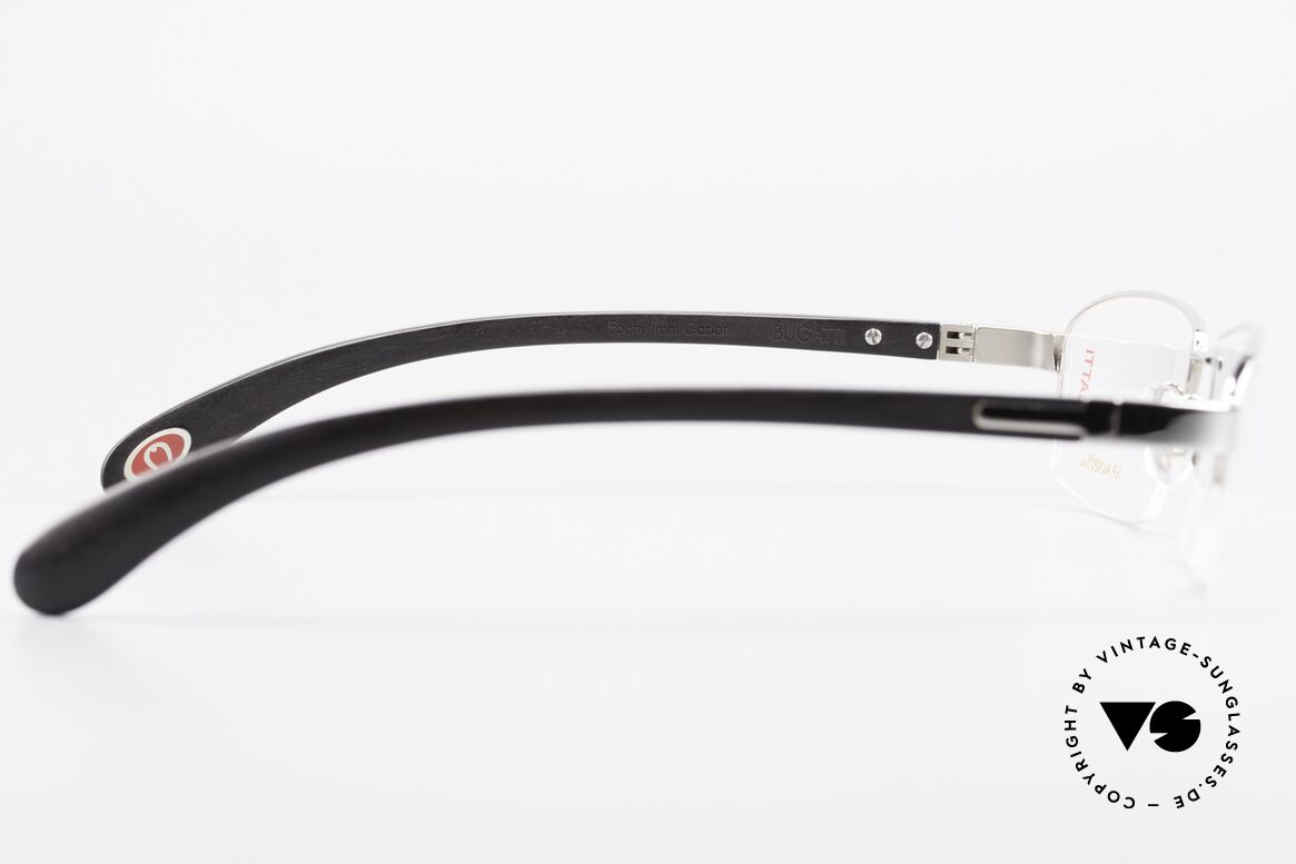 Bugatti 473 Precious Ebony White Gold, the model is definitely at the top of the eyewear sector, Made for Men