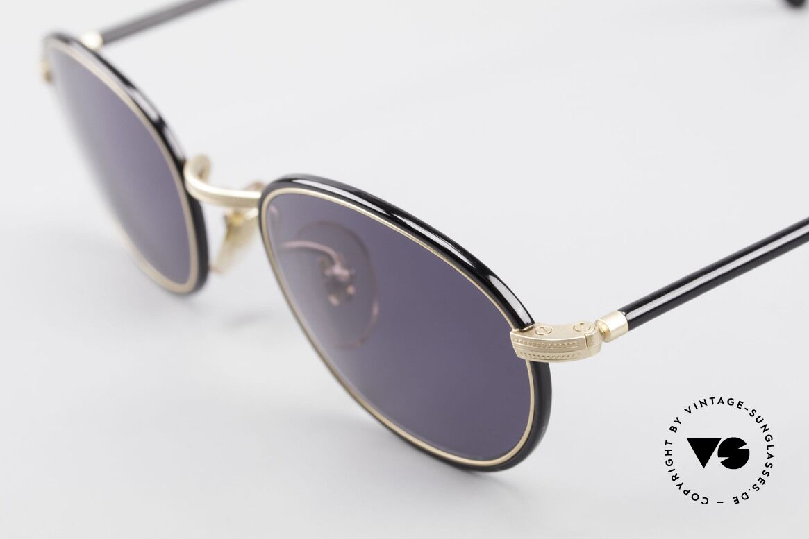 Cutler And Gross 0394 Classic Vintage Sunglasses, very elegant combination of materials and classic colors, Made for Men and Women