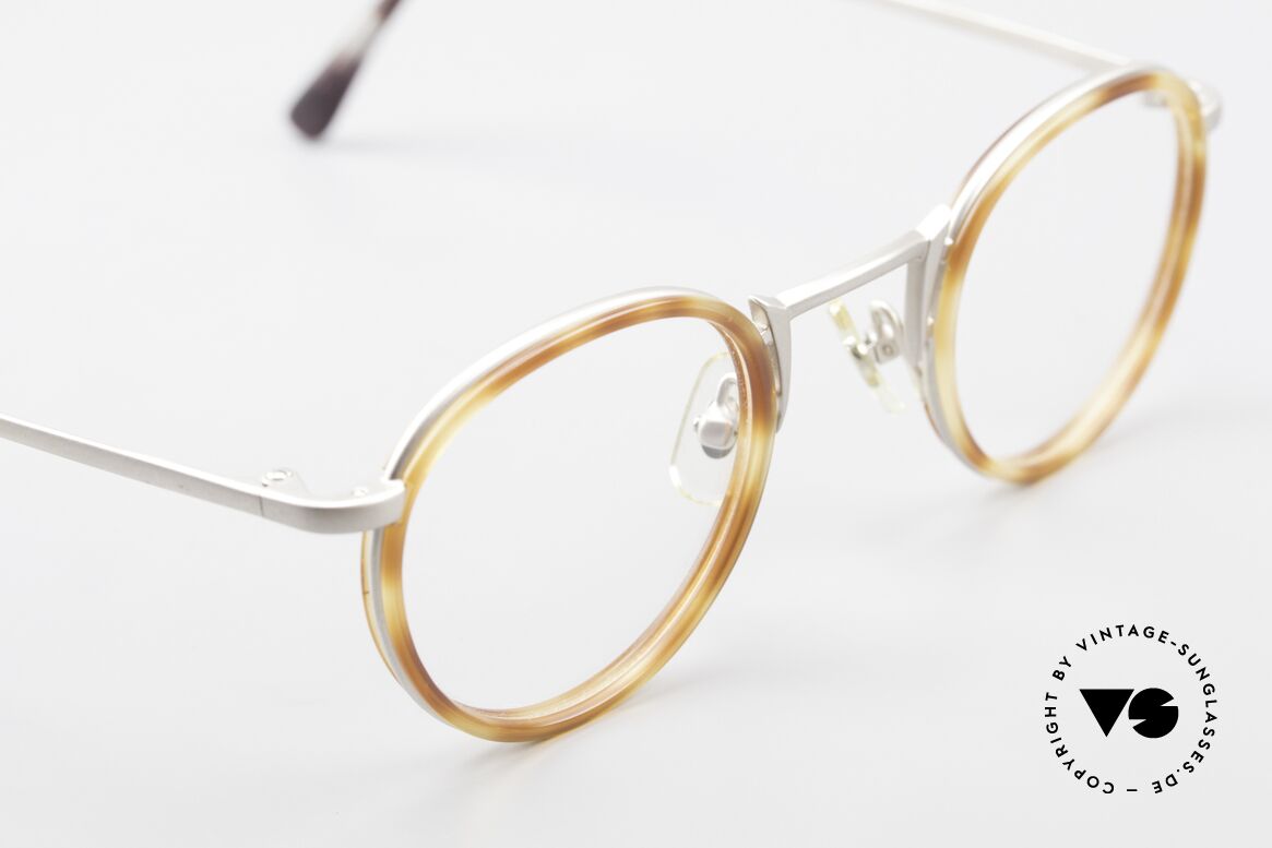 Freudenhaus Bido Round 90's Designer Frame, unworn (like all our rare vintage designer eyeglasses), Made for Men and Women