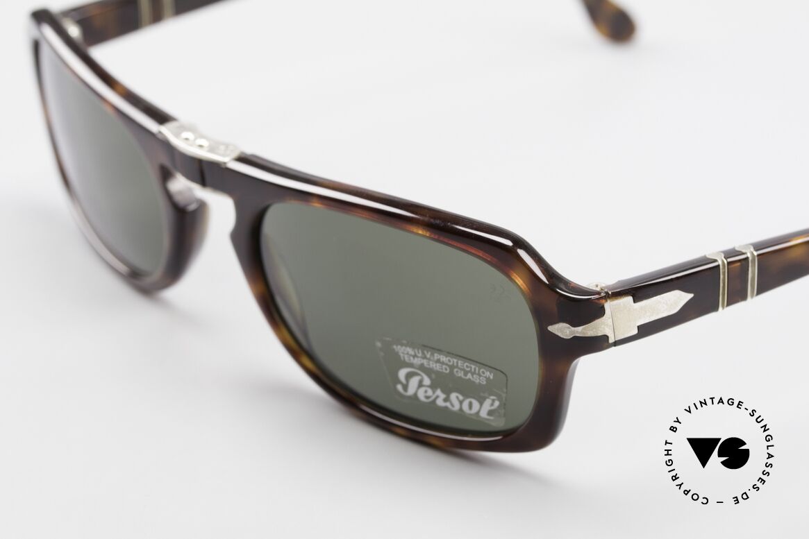 Persol 2621 Folding Foldable Sunglasses For Men, well, this re-issue is nicely made & in unworn condition, Made for Men