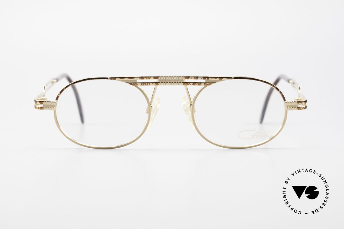 Cazal 762 Oval Vintage Eyeglasses 90's, oval vintage eyeglass-frame by CAZAL from 1997, Made for Men and Women