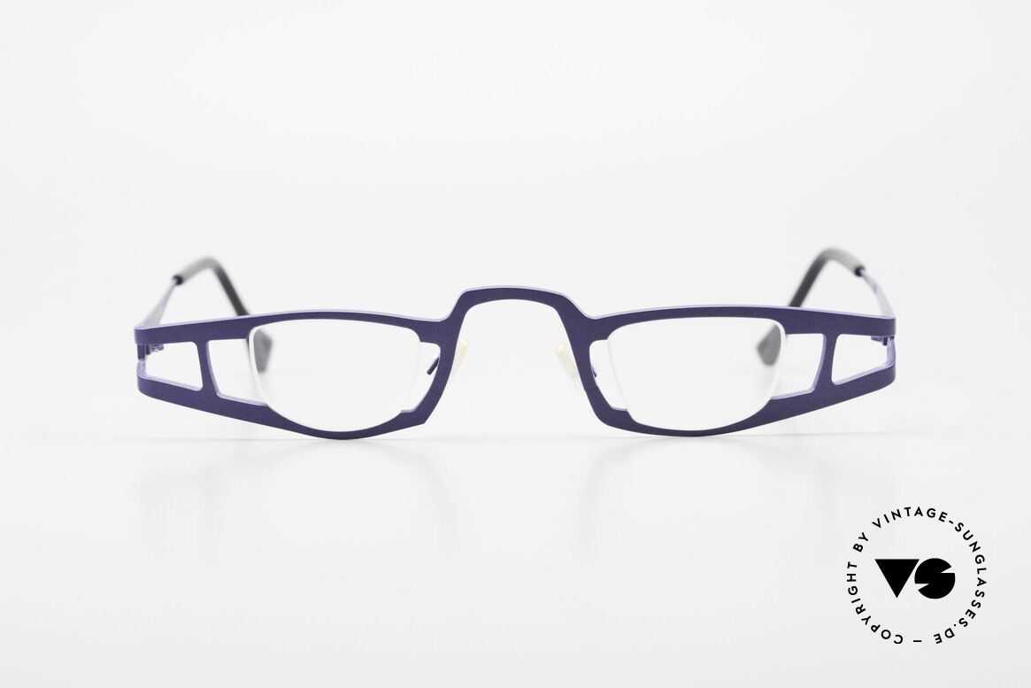Theo Belgium Eye-Witness KO Pure Titanium Reading Specs, founded in 1989 as 'opposite pole' to the 'mainstream', Made for Women