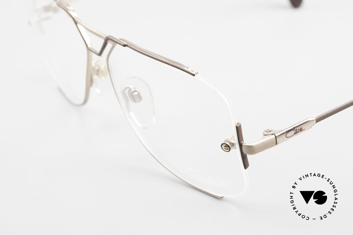 Cazal 722 Creative Specs From 1984, perfect fit & very pleasant to wear (27gram only), Made for Men