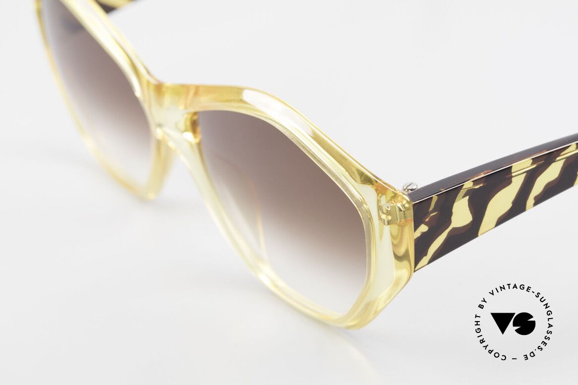 Paloma Picasso 1463 Optyl Sunglasses 90's Ladies, the incredible Optyl material does not seem to age, Made for Women