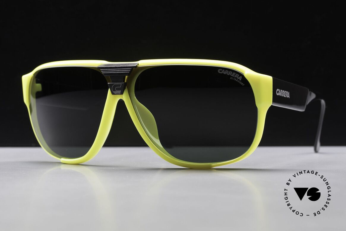 Carrera 5431 80's Sport Sunglasses Alpine, brown Ultrasight and green Ultrasight (100% UV), Made for Men