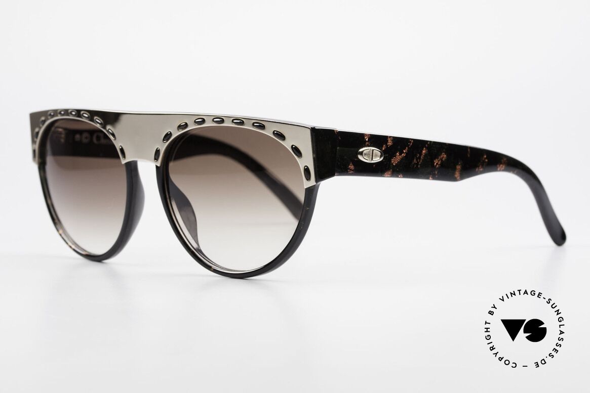 Christian Dior 2437 Ladies Sunglasses 80's Vintage, frame shines aubergine & completely black on the back, Made for Women
