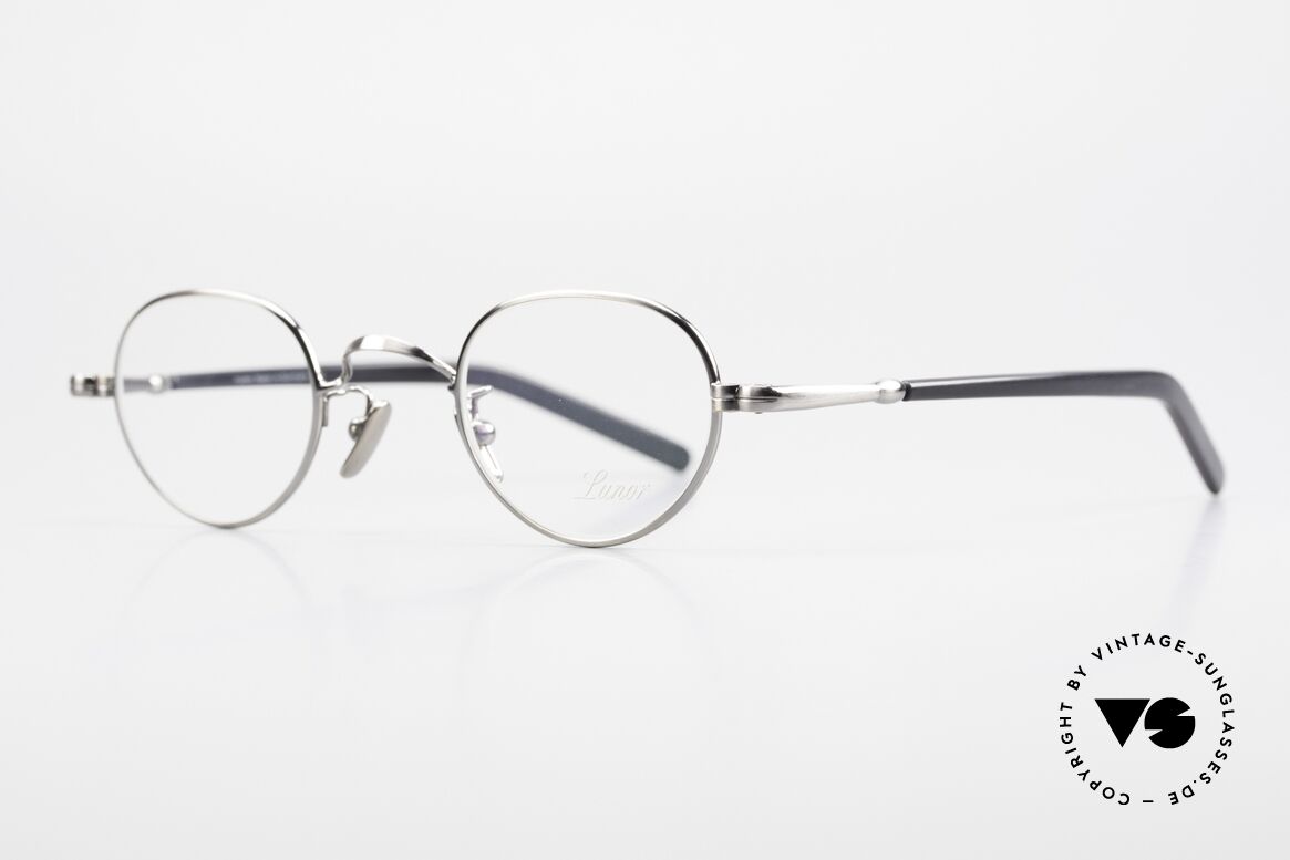 Lunor VA 103 Classic Eyewear Small Size, without ostentatious logos (but in a timeless elegance), Made for Men and Women